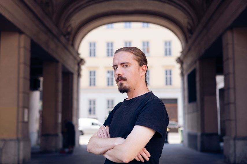 Kertész Dávid: "Tolkien Középföldéjéhez hasonló világot akarok építeni a saját hagyományainkból"