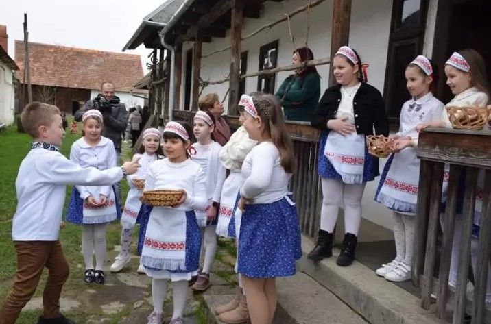 Megelevenedő néphagyomány – A húsvéti ünnepkör szokásai a Nagyberegi Tájházban