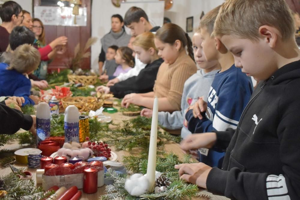 Fenyőillat és alkotómunka – adventi foglalkozás a Nagyberegi Tájházban
