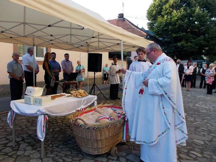 Az új kenyér megáldása - Szent István-napi megemlékezést tartottak Beregszászon
