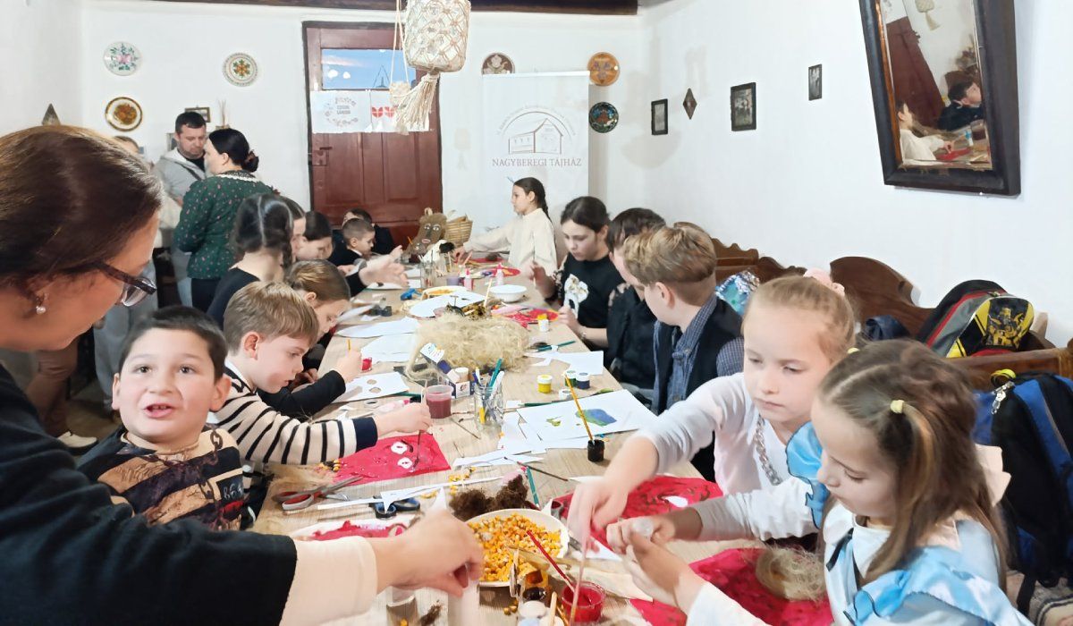 Farsangi vidámsággal nyitotta az évadot a Nagyberegi Tájház