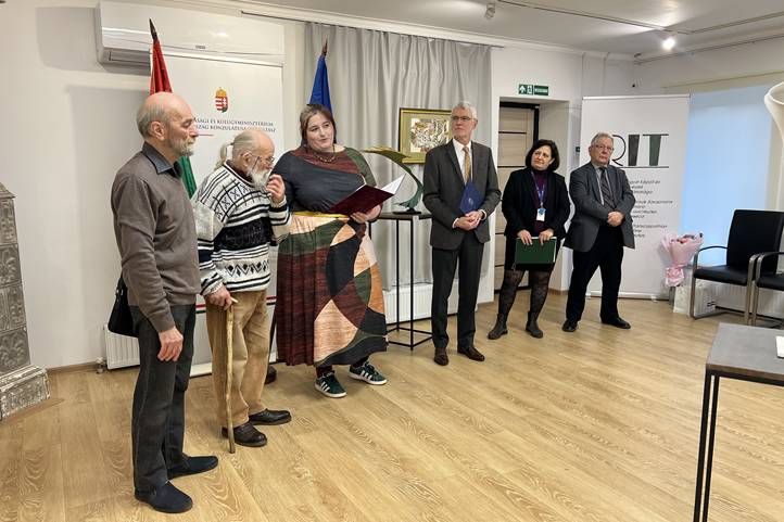 Egyetemes, kárpátaljai és magyar – Kiállítás a Beregszászi Magyar Konzulátuson