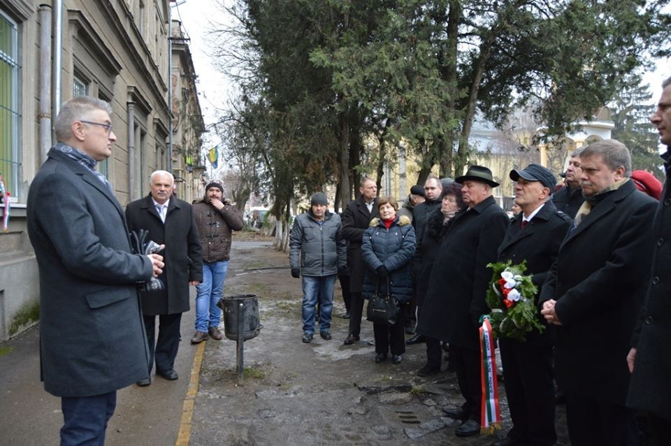 A Magyar Kultúra Napja, 2020. január 22. – Beregszász, koszorúzás Kölcsey Ferenc emléktáblájánál