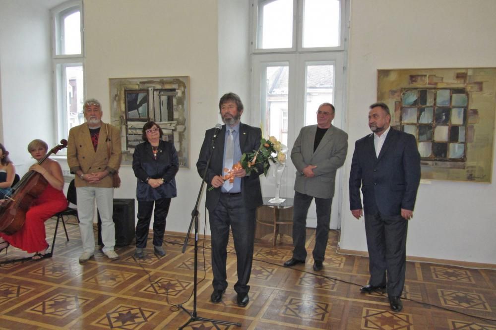 Negyven év munkája a vásznakon
