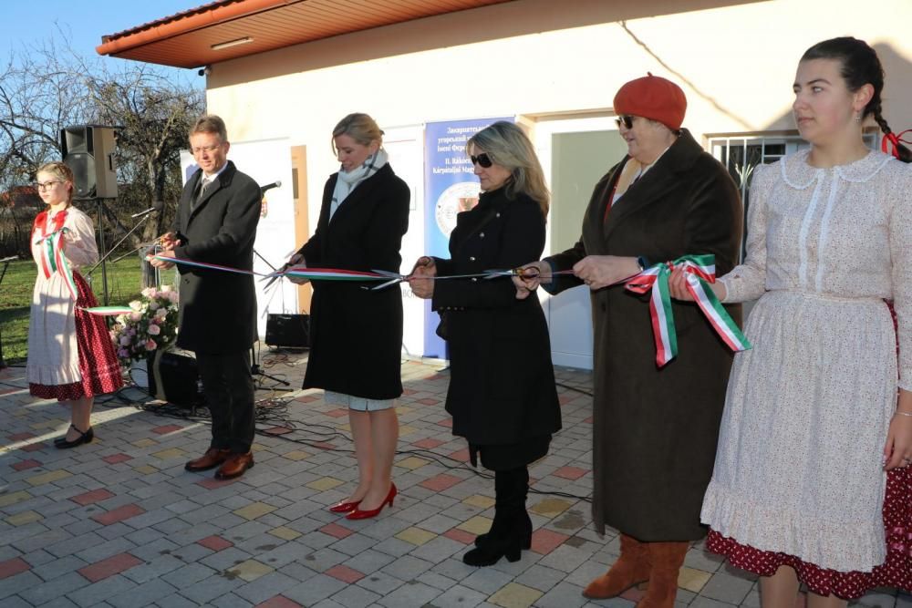 Cipő Emlékházat és zenei stúdiót avattak Kisgejőcön