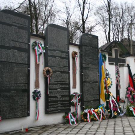 A sztálinizmus kárpátaljai magyar áldozatainak emlékhelye