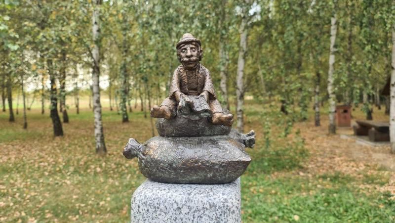 Íme az első Kolodkó-miniszobor Beregszászban