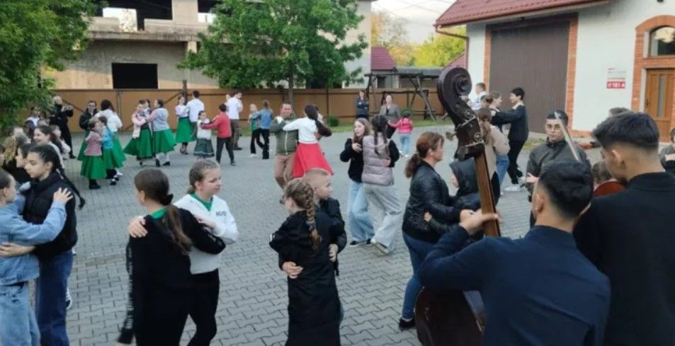 A táncház napja Kárpátalján – Tánctanulás, kézműveskedés, népzenei koncert